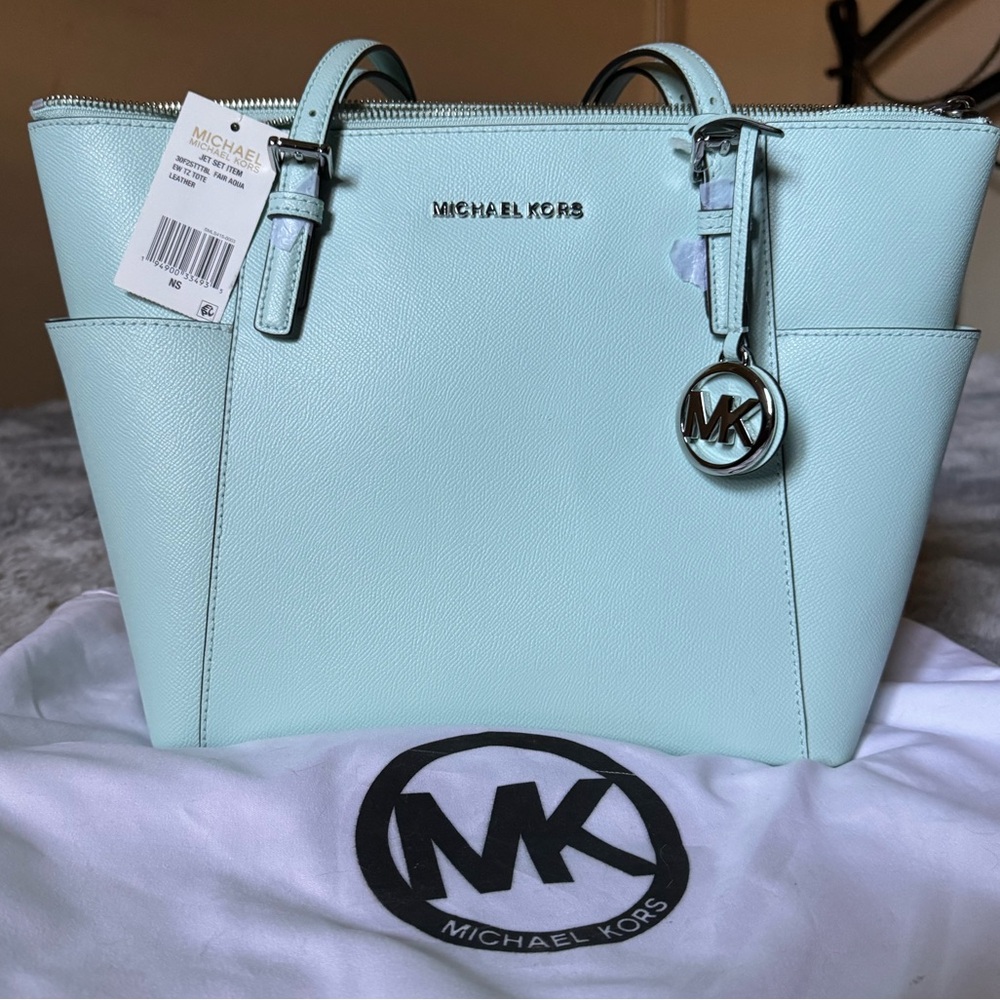 ** NWT NEW!! MK Michael Kors East/West Top Zip Jet Set Tote